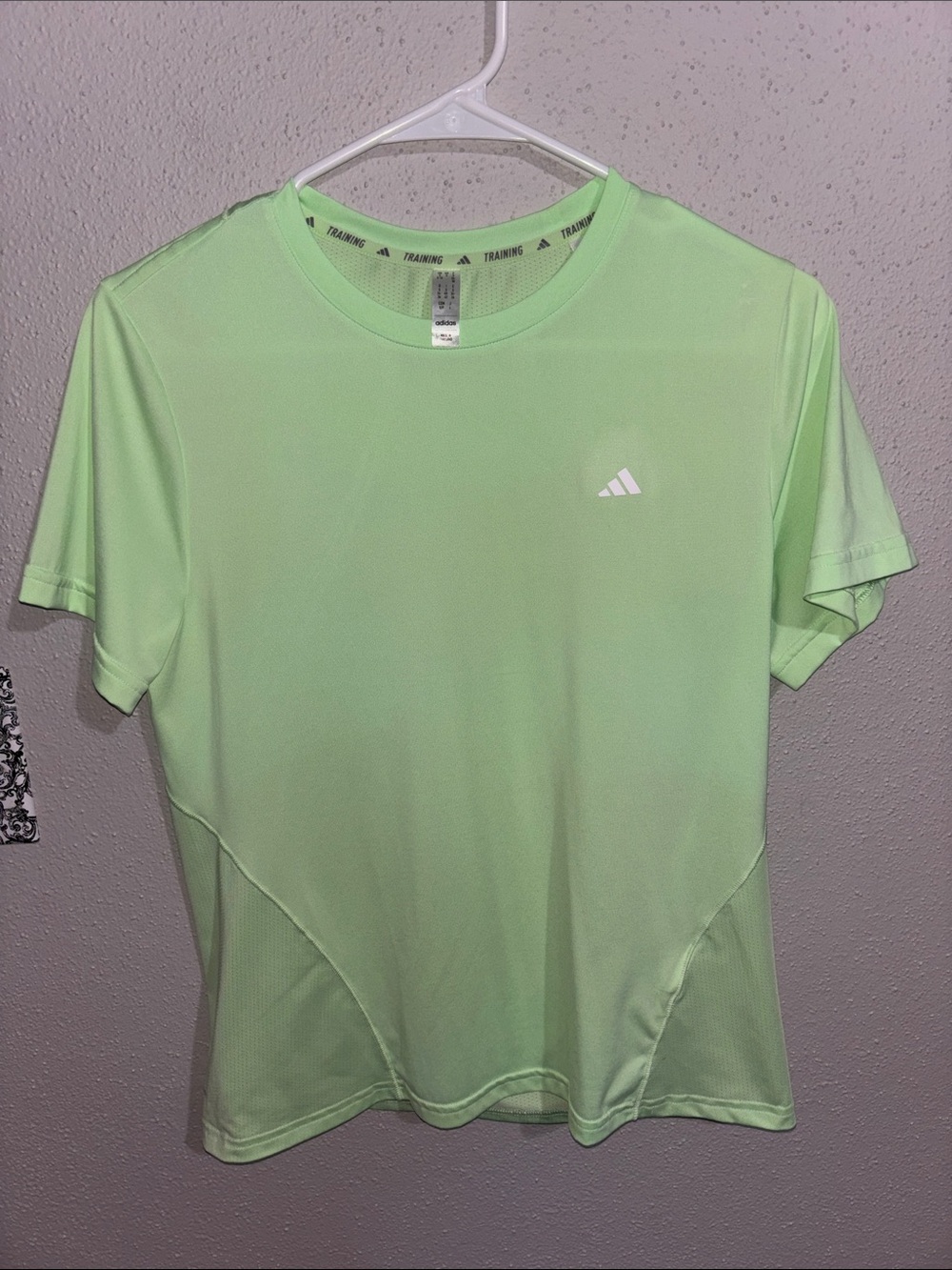 adidas Women’s Green Short Sleeve Performance Tee (size Small)
